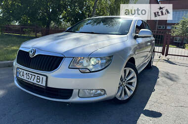 Універсал Skoda Superb 2012 в Звягелі