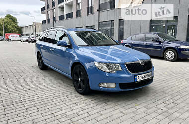 Універсал Skoda Superb 2012 в Ужгороді