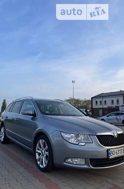 Универсал Skoda Superb 2012 в Хоросткове