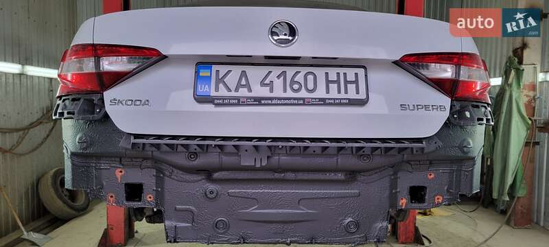 Лифтбек Skoda Superb 2016 в Киеве