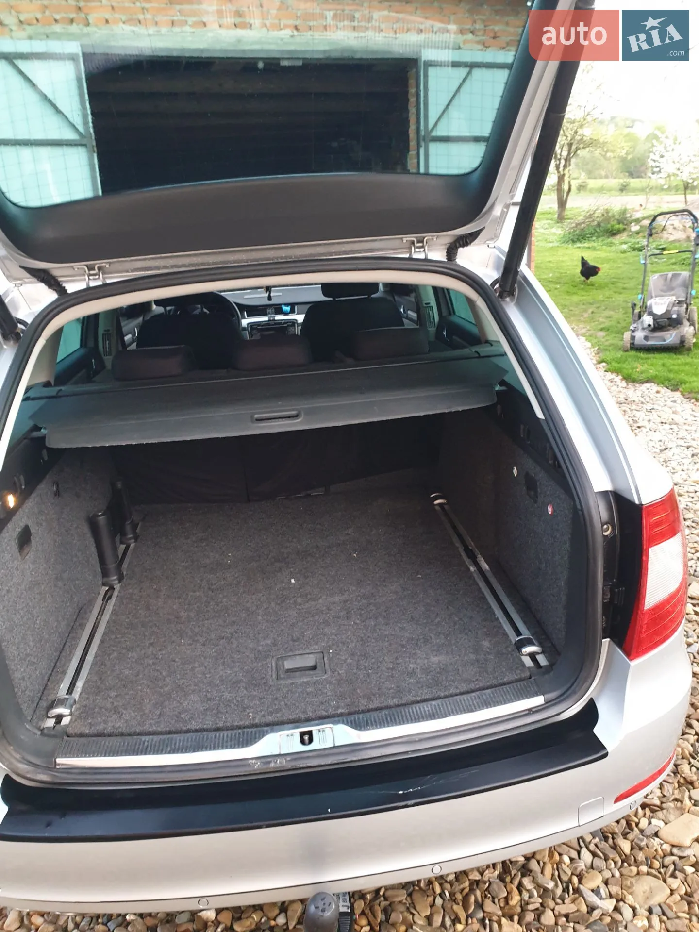 2010 Skoda Superb - мініатюра 4