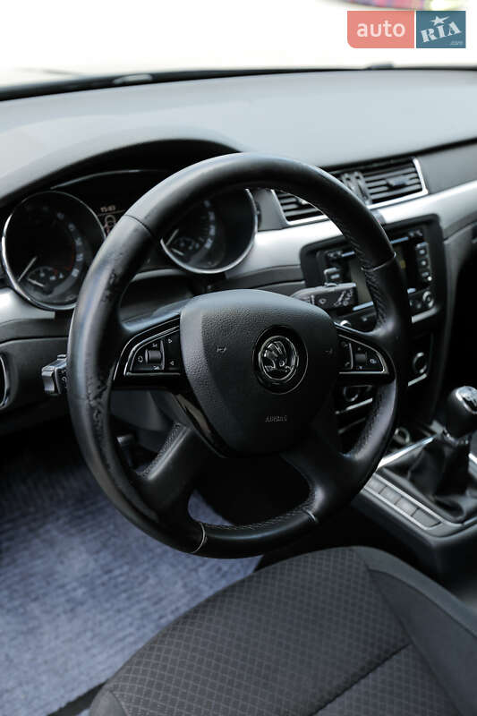 Универсал Skoda Superb 2015 в Киеве