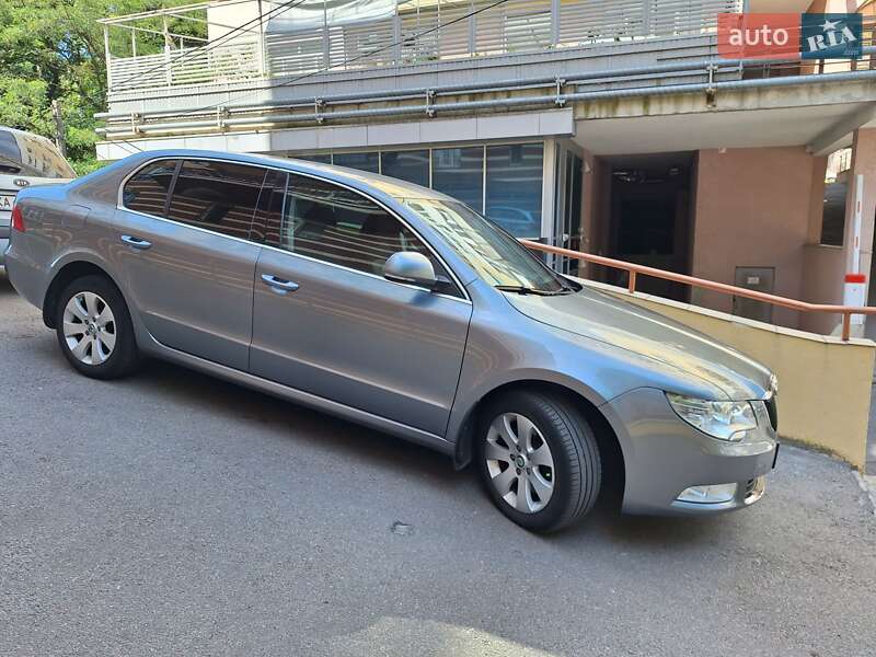 Лифтбек Skoda Superb 2012 в Киеве
