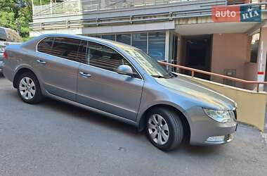 Лифтбек Skoda Superb 2012 в 