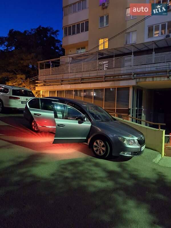 Skoda Superb 2012