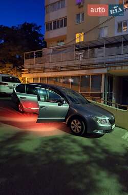 Лифтбек Skoda Superb 2012 в 