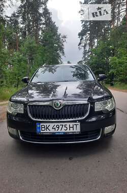 Універсал Skoda Superb 2010 в Сарнах