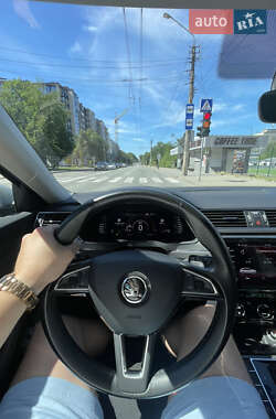 Универсал Skoda Superb 2019 в 