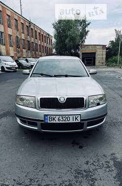 Ліфтбек Skoda Superb 2002 в Кореці