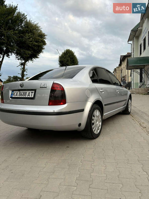 Ліфтбек Skoda Superb 2008 в Львові