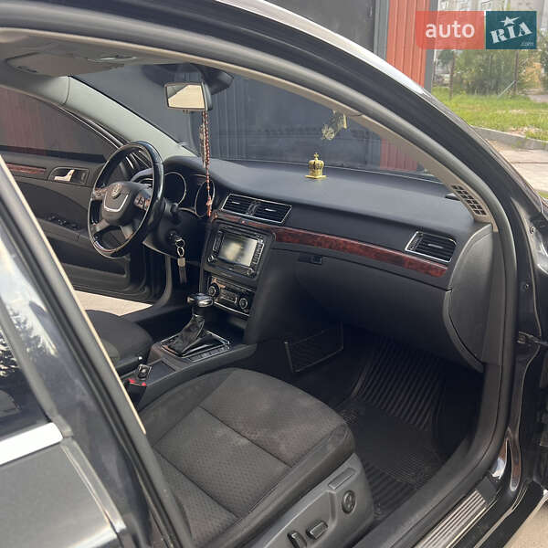 Лифтбек Skoda Superb 2011 в Калуше