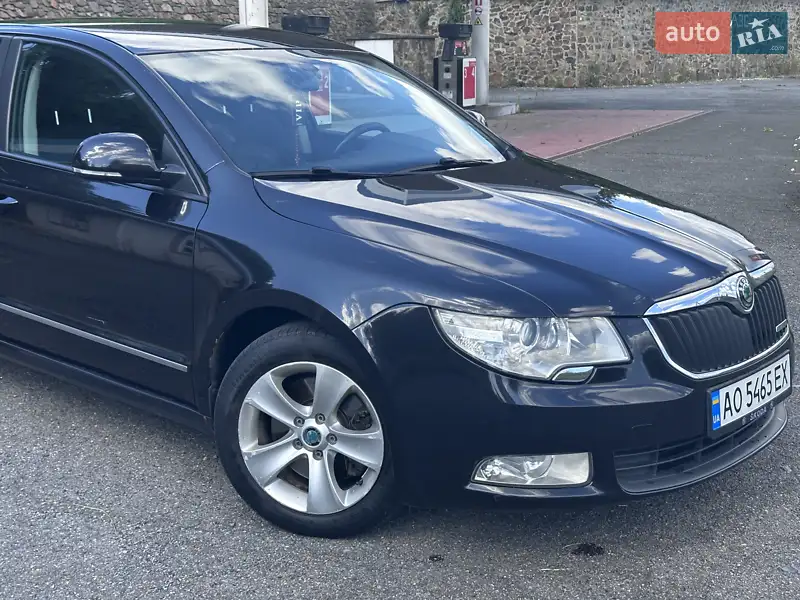 Лифтбек Skoda Superb 2011 в 