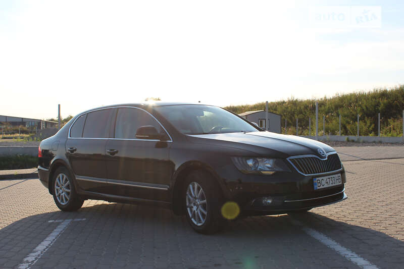 Лифтбек Skoda Superb 2013 в Львове