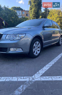 Лифтбек Skoda Superb 2009 в 