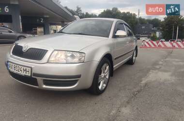 Лифтбек Skoda Superb 2006 в 