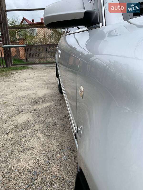 Лифтбек Skoda Superb 2003 в Львове