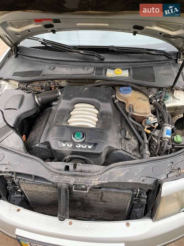 Лифтбек Skoda Superb 2003 в Львове