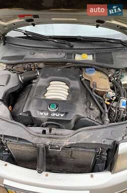 Лифтбек Skoda Superb 2003 в 