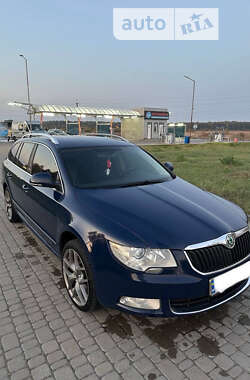 Универсал Skoda Superb 2011 в Костополе