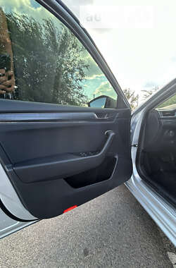 Лифтбек Skoda Superb 2022 в 