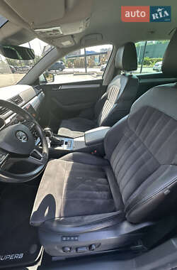 Універсал Skoda Superb 2017 в Дніпрі
