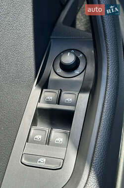 Універсал Skoda Superb 2017 в Дніпрі