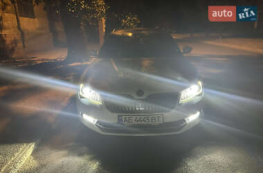 Універсал Skoda Superb 2017 в Дніпрі