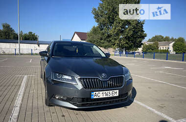 Лифтбек Skoda Superb 2016 в Нововолынске