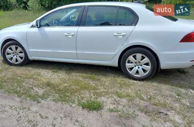 Лифтбек Skoda Superb 2015 в 
