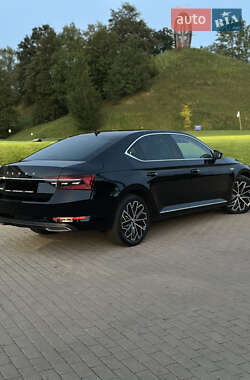 Лифтбек Skoda Superb 2020 в Ужгороде