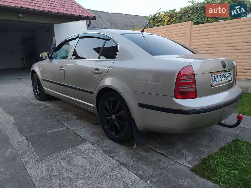 Ліфтбек Skoda Superb 2003 в Івано-Франківську