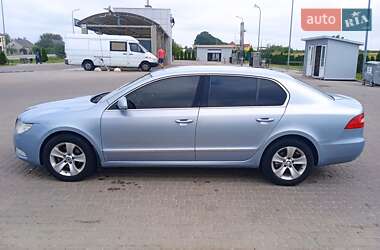 Skoda Superb 2011 Skoda Superb 2011