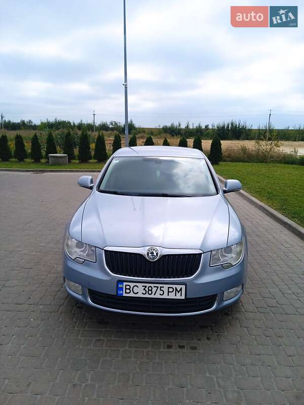 Ліфтбек Skoda Superb 2011 в Львові