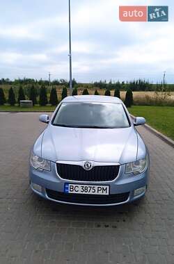 Лифтбек Skoda Superb 2011 в 