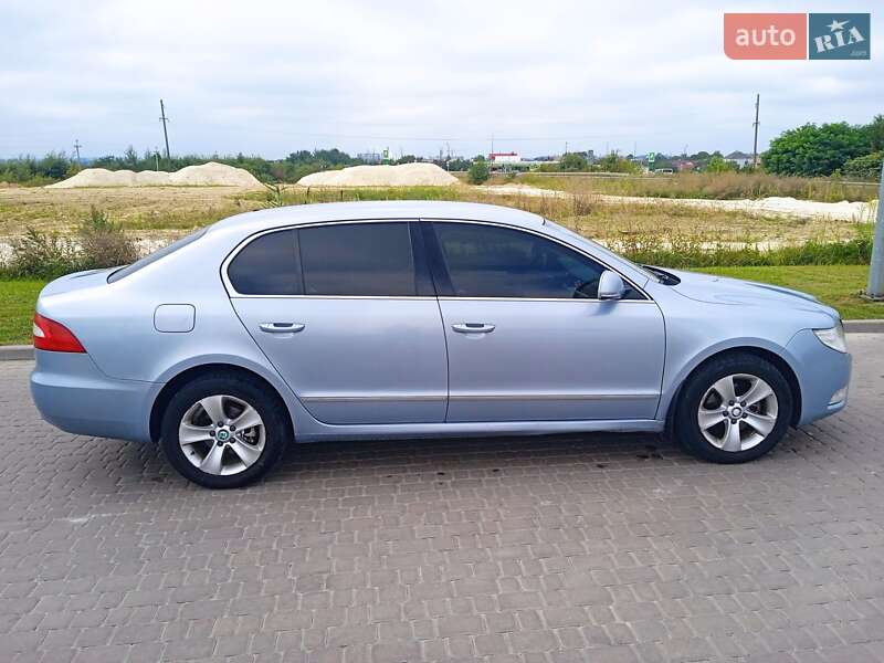 Ліфтбек Skoda Superb 2011 в Львові