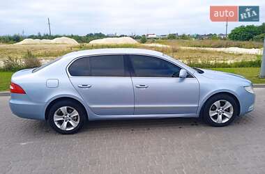 Лифтбек Skoda Superb 2011 в 