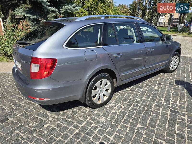 Универсал Skoda Superb 2012 в Киеве