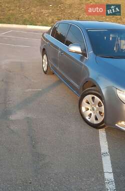 Лифтбек Skoda Superb 2011 в 