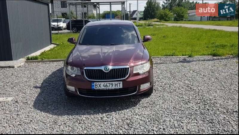Лифтбек Skoda Superb 2012 в Староконстантинове