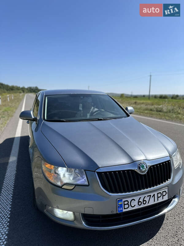 Ліфтбек Skoda Superb 2013 в Львові