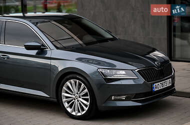 Лифтбек Skoda Superb 2016 в 