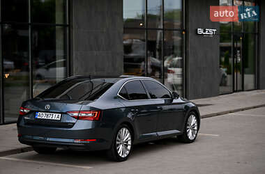 Лифтбек Skoda Superb 2016 в 