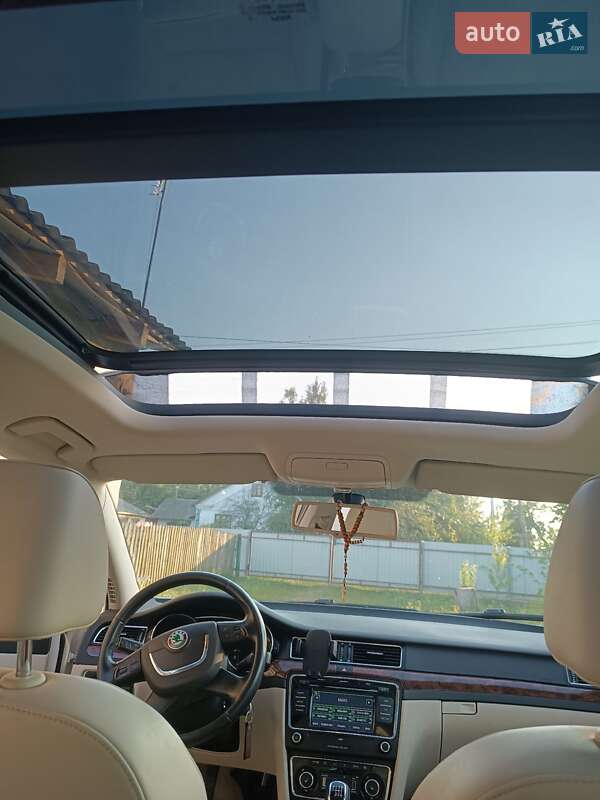 Универсал Skoda Superb 2010 в Белзе
