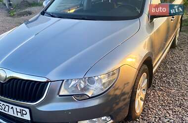 Ліфтбек Skoda Superb 2012 в Львові
