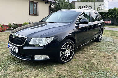 Універсал Skoda Superb 2011 в Житомирі