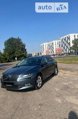 Универсал Skoda Superb 2016 в Львове