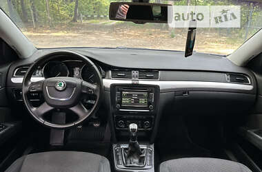 Универсал Skoda Superb 2010 в Бродах