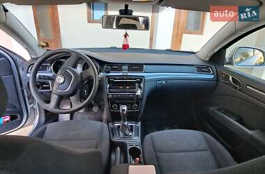 Лифтбек Skoda Superb 2011 в 