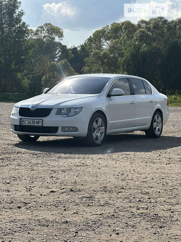 Skoda Superb 2011