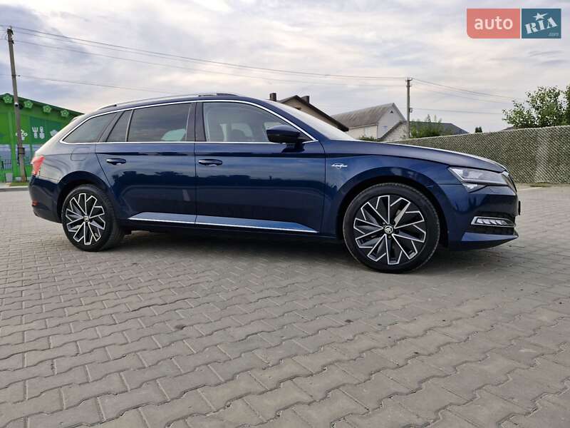 Универсал Skoda Superb 2020 в Вараше